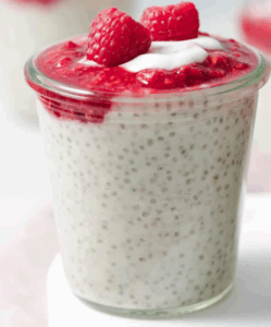 Chia pudingas su graikišku jogurtu